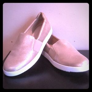 Aerosoles slip on sneakers
